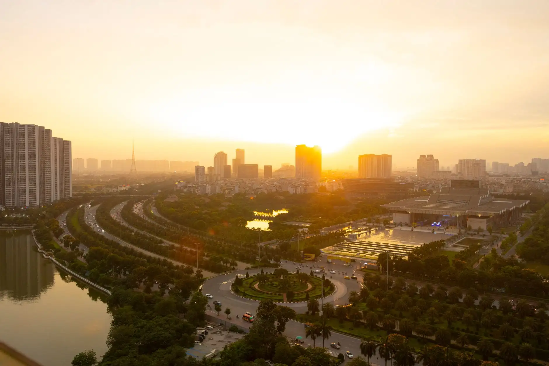 工业现场信号中继器选型要点与串口通信距离优化方案