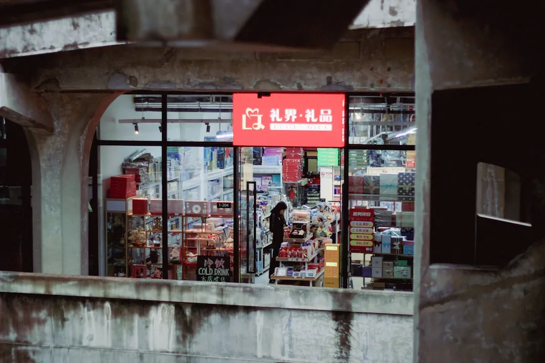 工业现场长距离通信难题：信号中继器与分线器的协同应用解析
