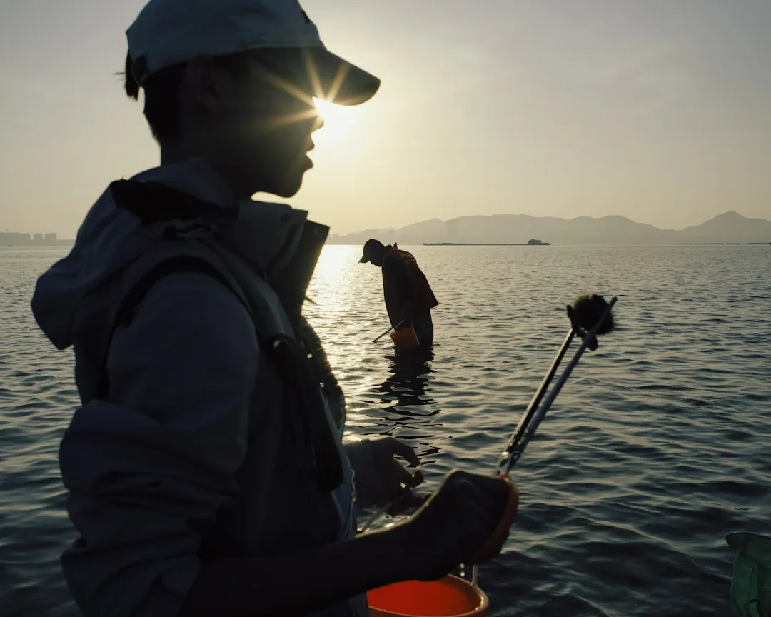 工业现场长距离通信难题：信号中继器与分线器的选型对比分析